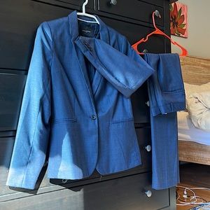 Banana Republic size 10 woman’s suit set navy, and black plaid